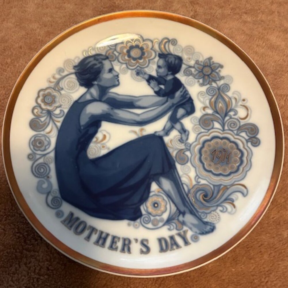 Vintage Santa Clara “Mother’s Day” First Edition Porcelain Plate,  Made in Spain